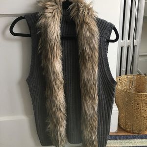 Guess knit vest